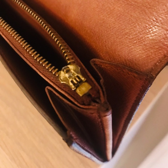 Louis Vuitton Sarah Wallet Brown Coated Canvas
LV Monogram - Picture 13 of 16